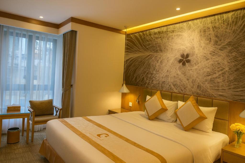 Phòng Deluxe Giường Đôi Nhìn Ra Thành Phố