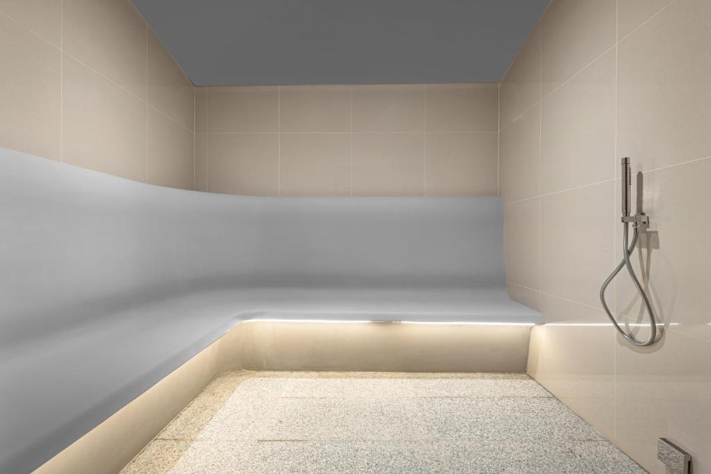 Royal Wing Suites & Spa Pattaya - Resim 42