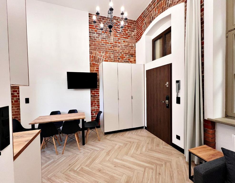 Pod Blekitnymi Podkowami - Resim 18