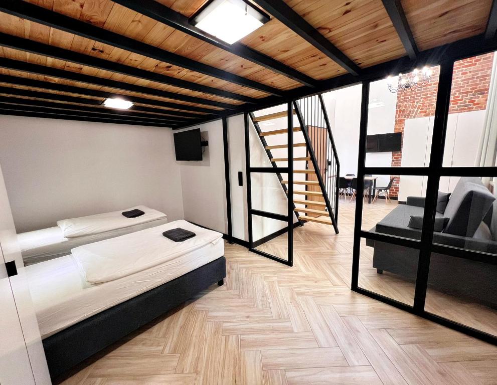 Pod Blekitnymi Podkowami - Resim 19