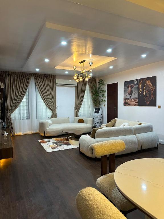 Posezení v ubytování The Davera Suite