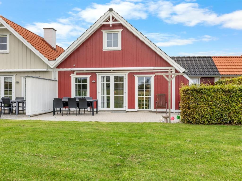 Το κτήριο όπου στεγάζεται  η παραθεριστική κατοικία