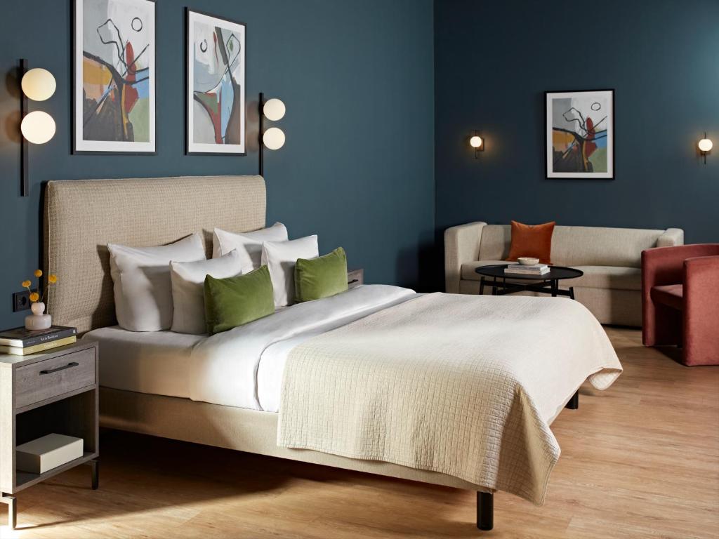 
Large Studio with Kitchenette and Sofa Bed
