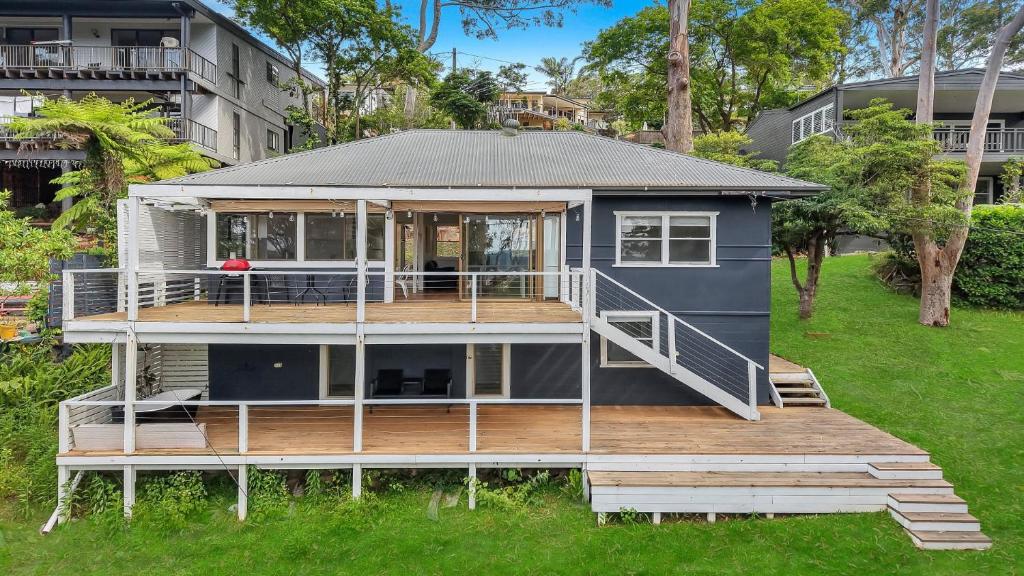 Το κτήριο όπου στεγάζεται  η παραθεριστική κατοικία