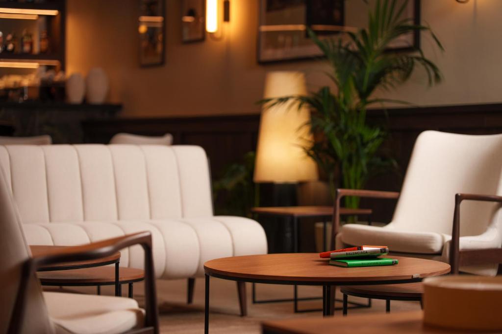 The Honest Budapest by Chic & Basic - Resim 4