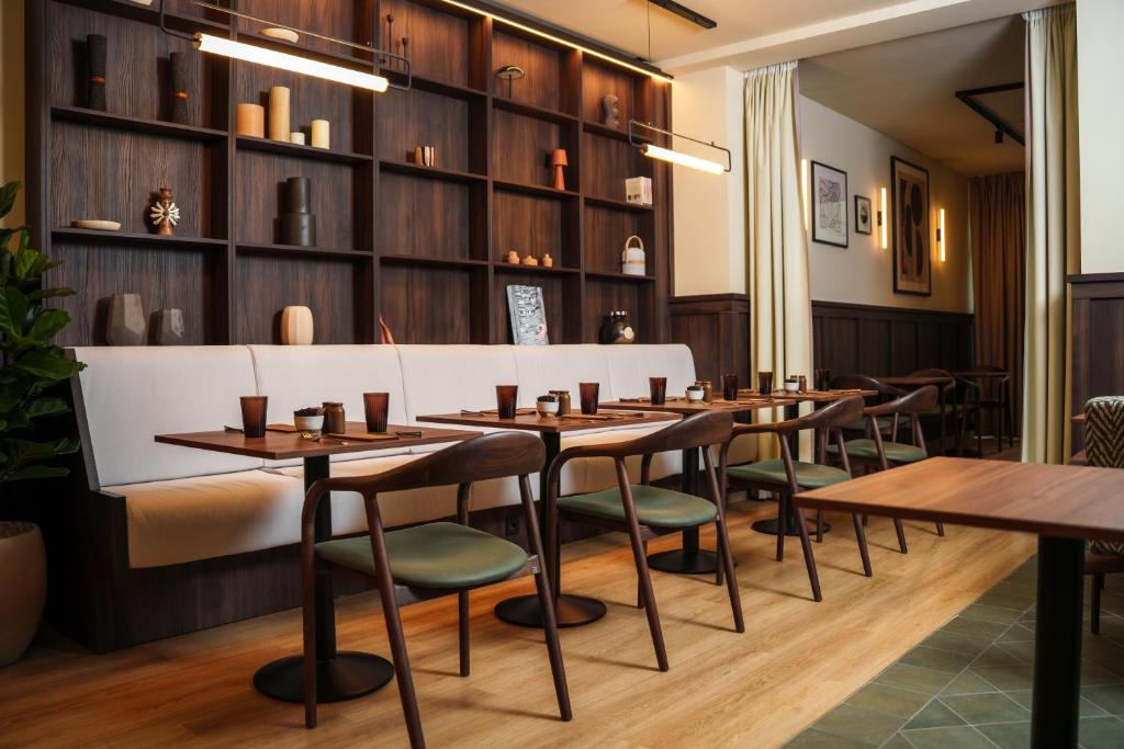 The Honest Budapest by Chic & Basic - Resim 5