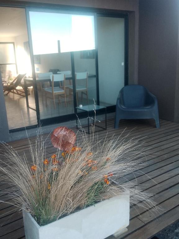 HOMU DEP - Vista al mar