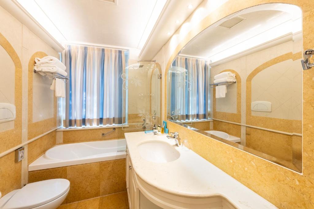 Byblos Art Hotel Villa Amistà - 6