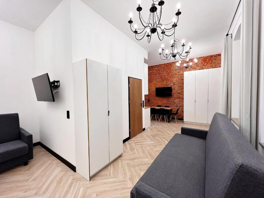 Pod Blekitnymi Podkowami - Resim 3