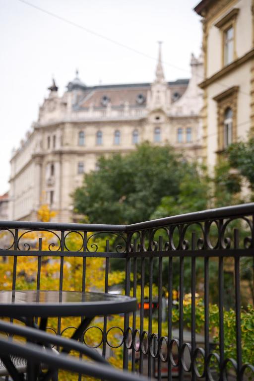 The Honest Budapest by Chic & Basic - Resim 28