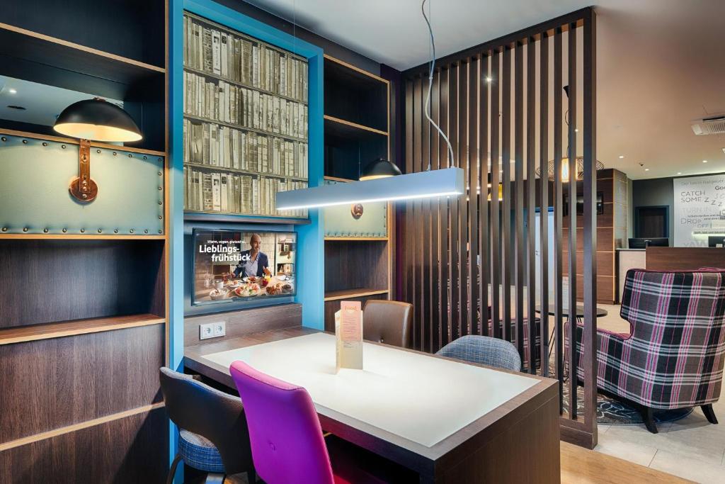 Premier Inn Köln City Centre - Resim 23