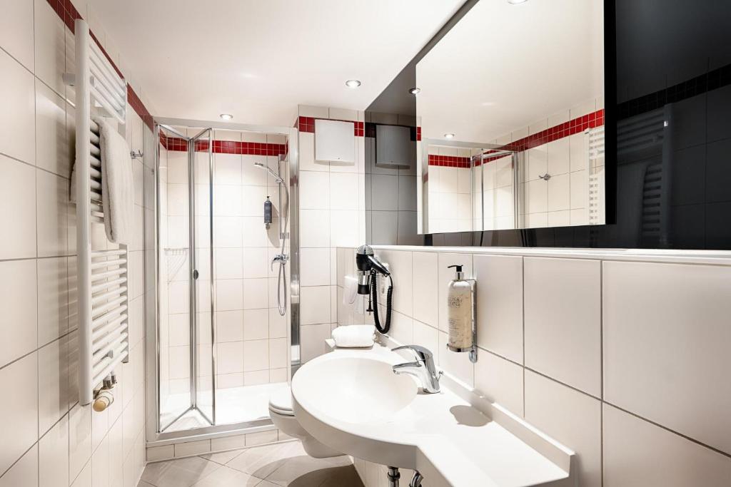 Premier Inn Köln City Centre - Resim 25