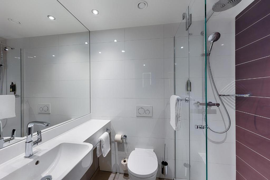 Premier Inn Regensburg City Centre - 6