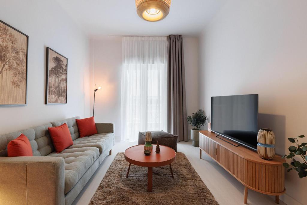 Valerie by halu! - Modern Living in 3BD apartment