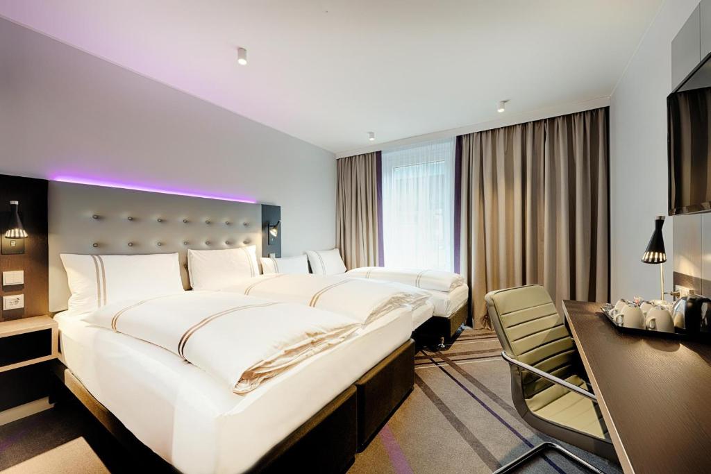 Premier Inn Hamburg City Klostertor - Resim 11