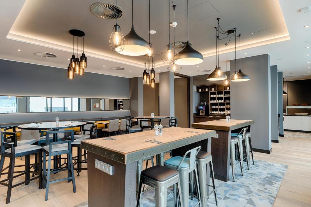 Premier Inn Hamburg City Klostertor - Resim 13