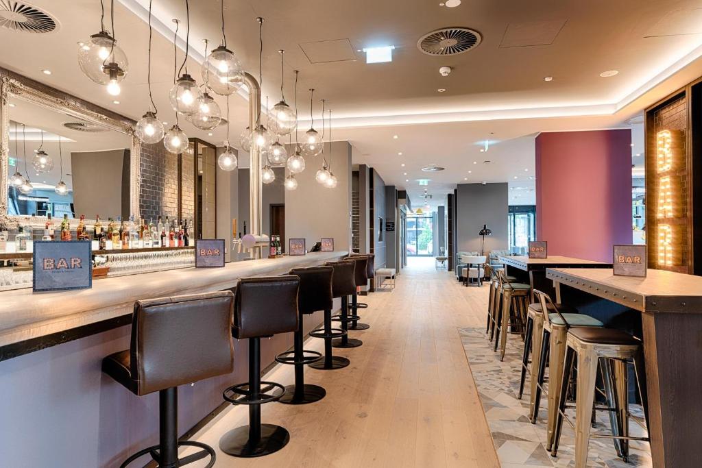 Premier Inn Hamburg City Klostertor - Resim 12