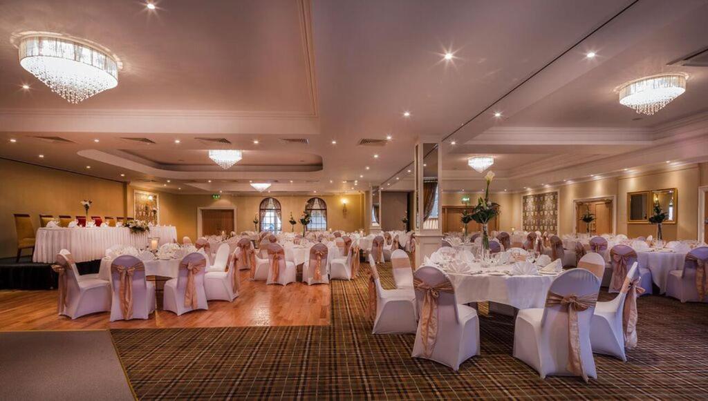 Restaurace v ubytování Breffni Arms Hotel