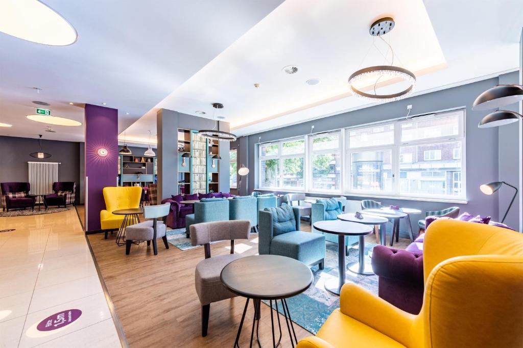 Premier Inn Hamburg City Alster - Resim 15