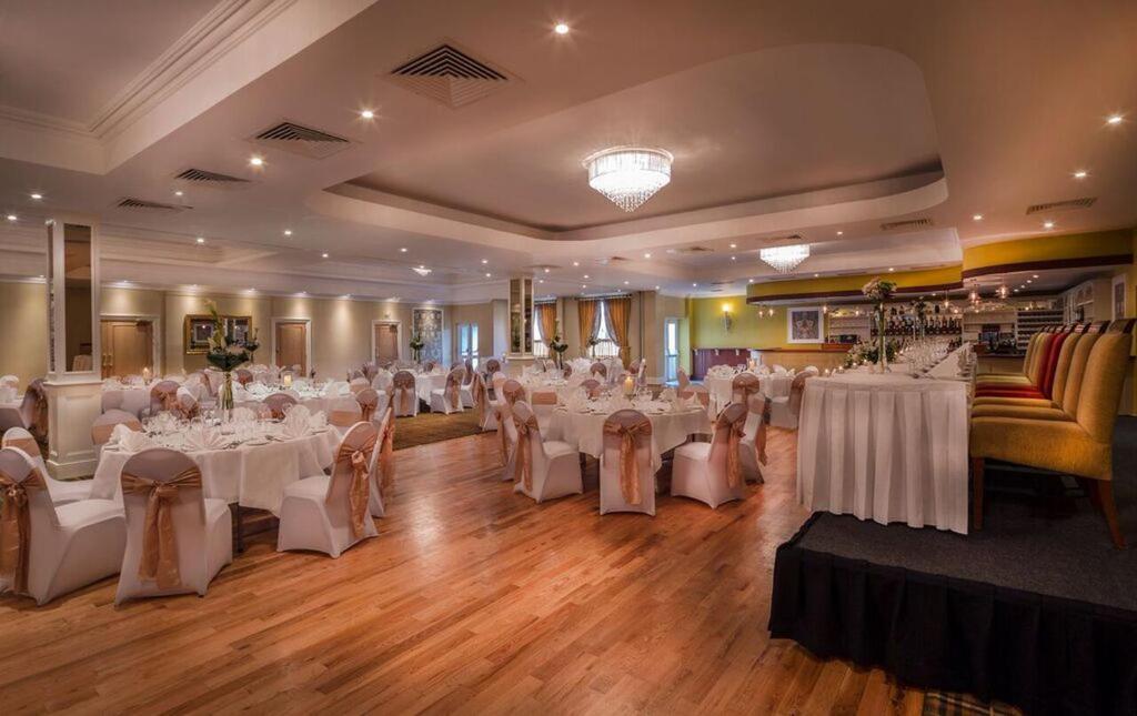 Restaurace v ubytování Breffni Arms Hotel