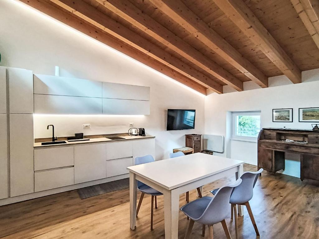 Η κουζίνα ή μικρή κουζίνα στο Apartment Attico by Interhome