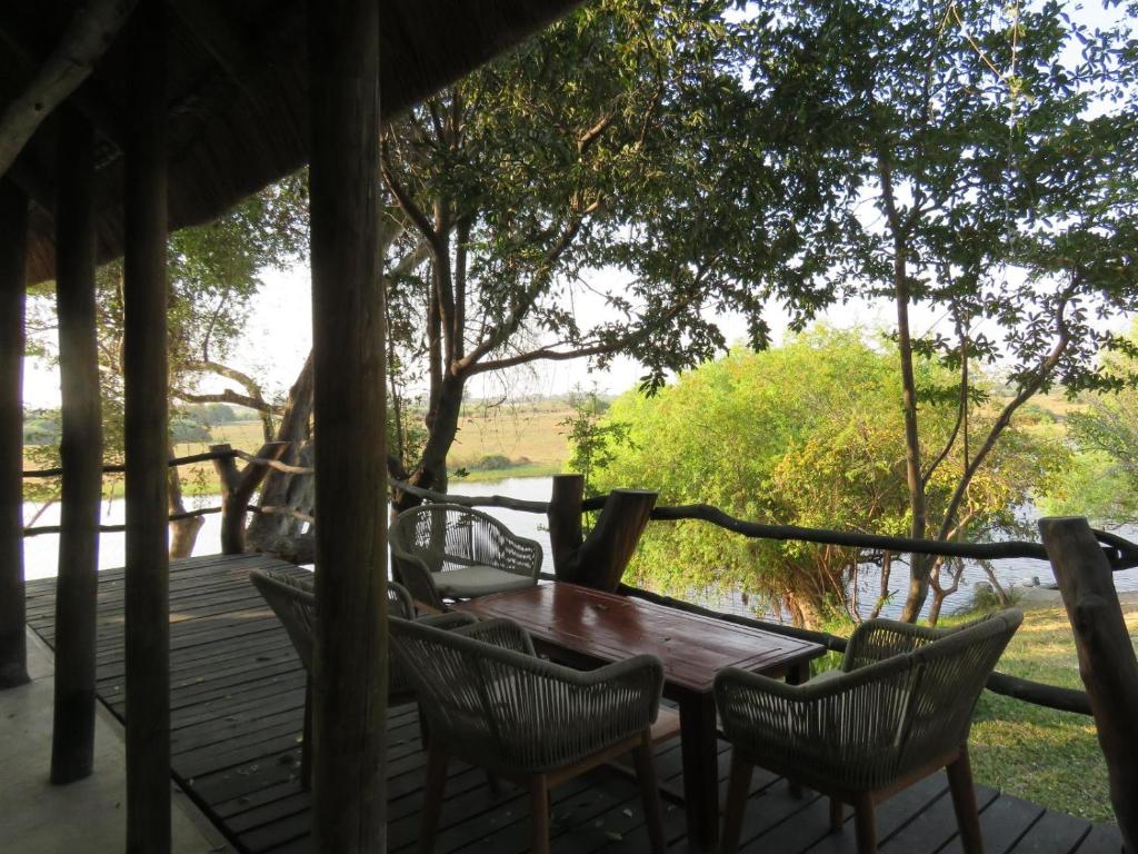 Zambezi King Fisher Lodge - Habitación Familiar Estándar