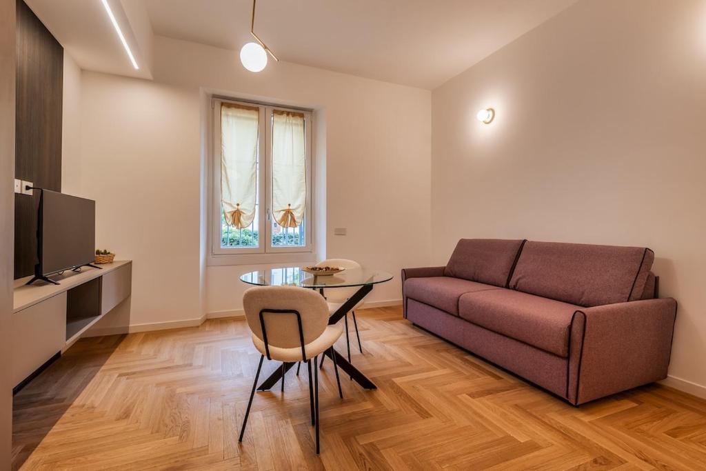 1 from metro-new luxury studio-Pta Venezia 7