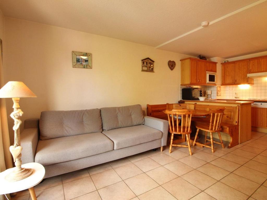 Η κουζίνα ή μικρή κουζίνα στο Studio cosy 4 pers avec parking, lave-vaisselle, balcon, proche des pistes et commerces - FR-1-572-56