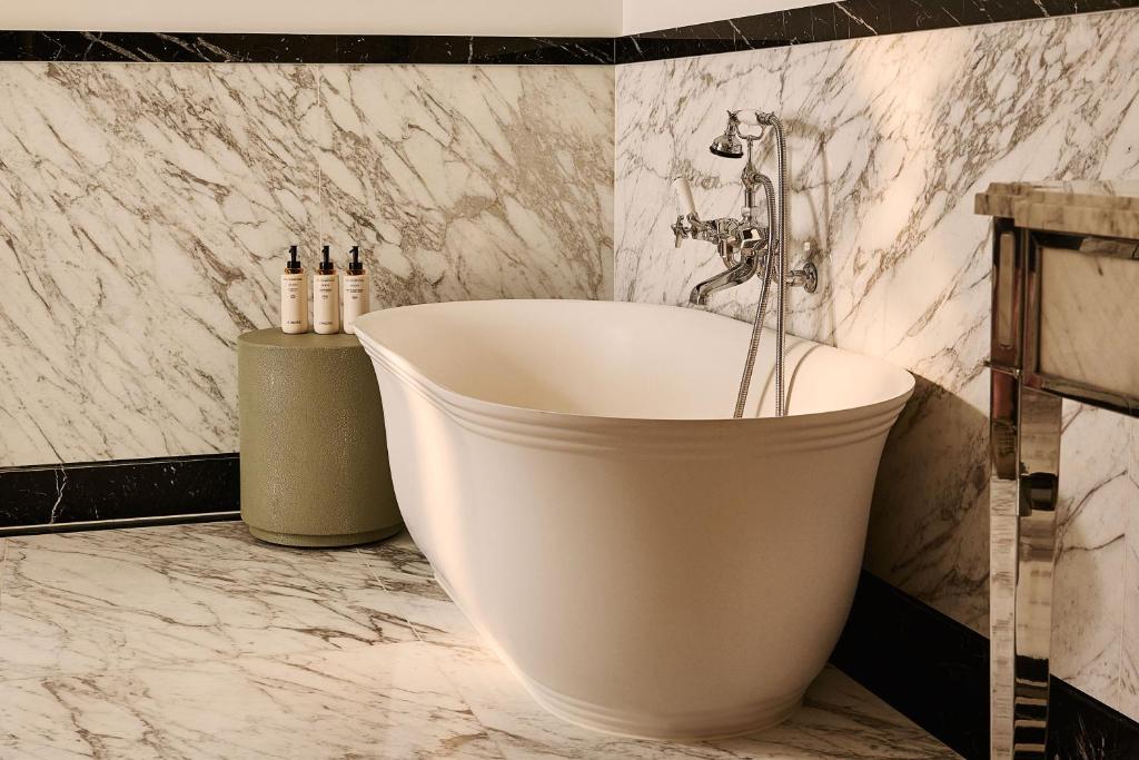Claridge's, Maybourne photo
