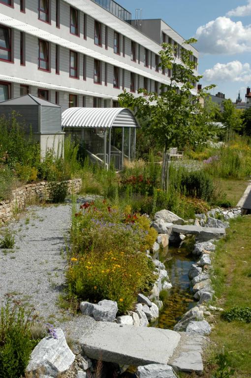 Aed väljaspool majutusasutust Kolping Campus Krems