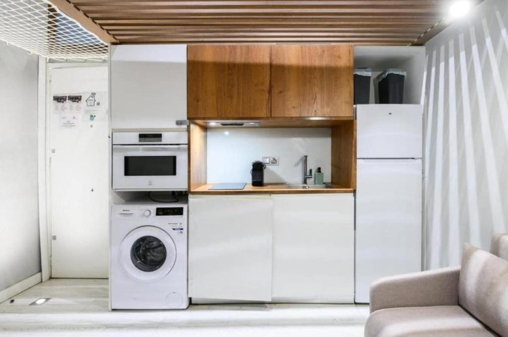 Stylish Stay in the Center of Madrid - One-Bedroom Apartment