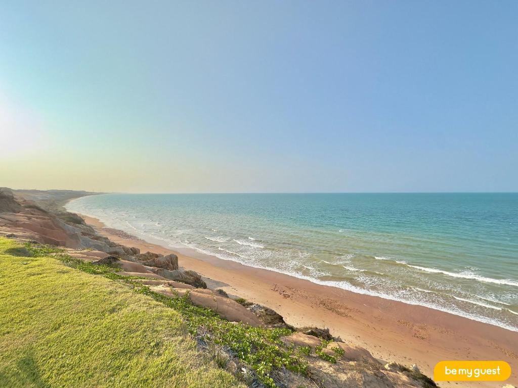 a view of a beach with the ocean at Reserva Retirinho B in Aracati