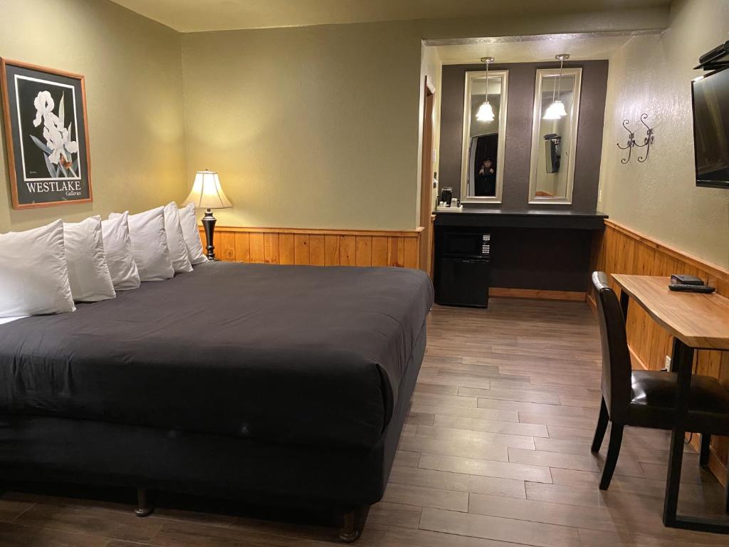 Timberline Lodge - Arnold - Bear Valley - Murphys - King Room