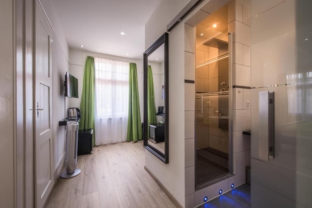 Max Aviation Villa & Apartments - Resim 12