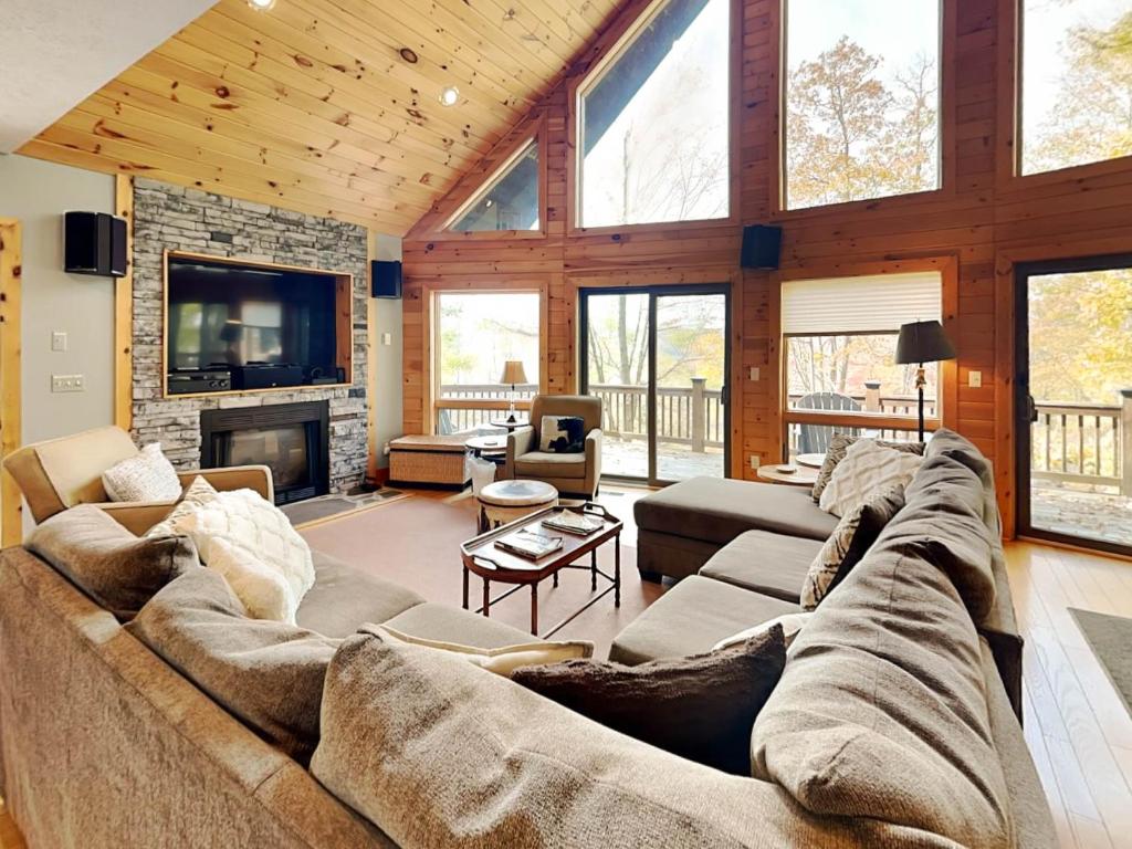 Χώρος καθιστικού στο High Country Home