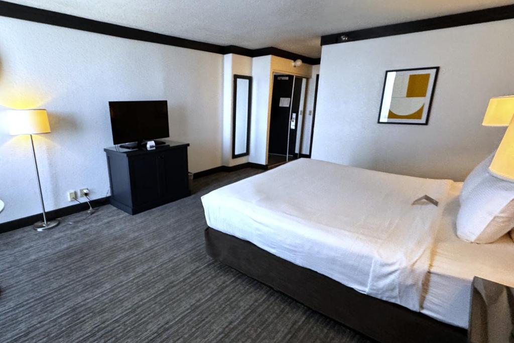 OYO Hotel and Casino Las Vegas - 