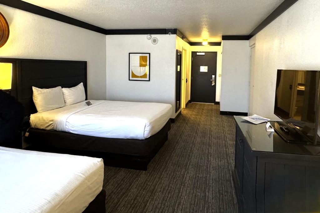 OYO Hotel and Casino Las Vegas - 