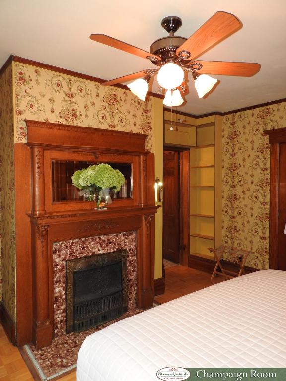 Fotografie z fotogalerie ubytování Champaign Garden Inn v destinaci Champaign