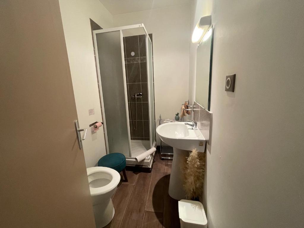 Koupelna v ubytování La Maioun