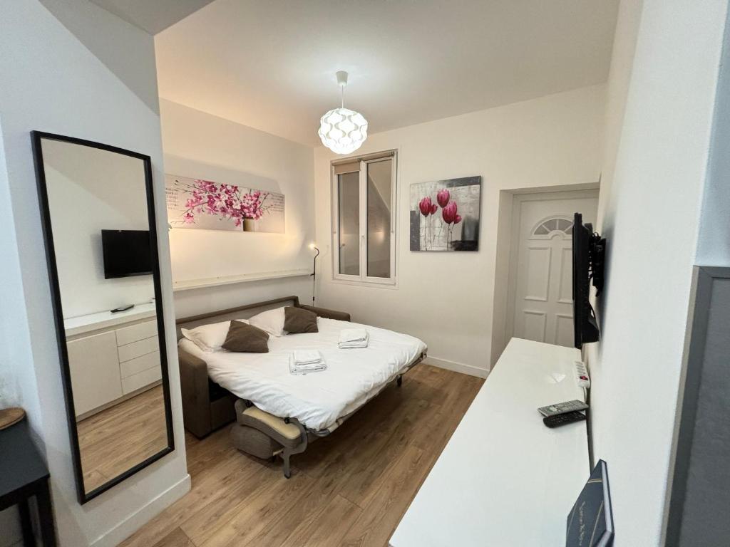 Au cœur du Vieux Nice, superbe studio refait à neuf