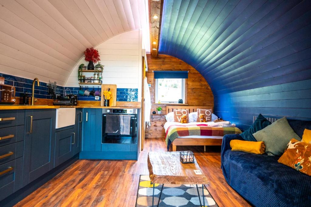 Coorie Retreats Luxury Geo Domes and Cabins with Private Hot Tubs Cinema Firepit and More - Error