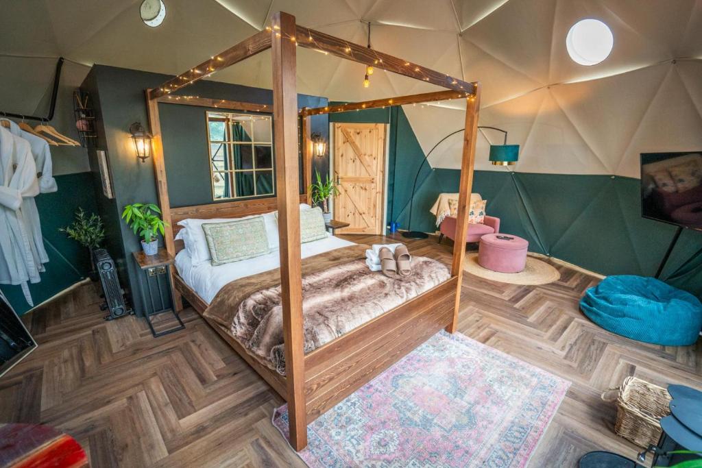 Coorie Retreats Luxury Geo Domes and Cabins with Private Hot Tubs Cinema Firepit and More - Habitación Doble Con Baño Privado