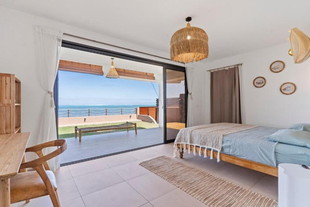 Spacious 3BR Oceanfront Retreat Paea Tahiti - photo 3 - Tahiti, Polynésie