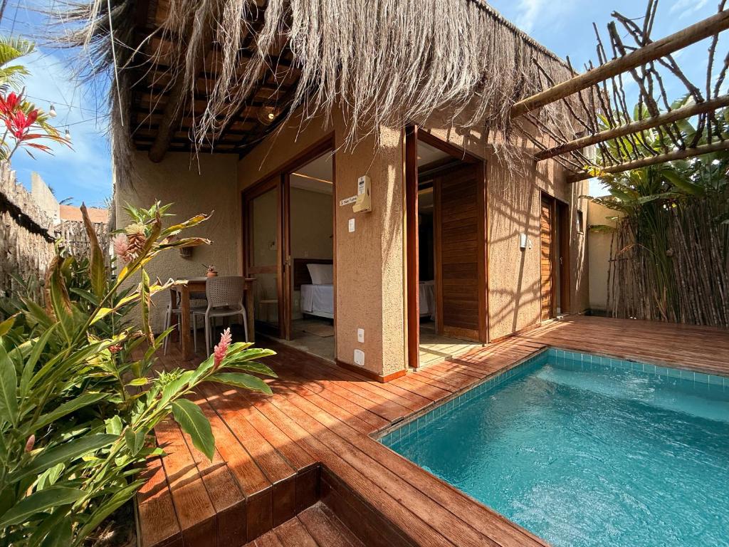 Bazén v ubytování Naim Milagres nebo v jeho okolí