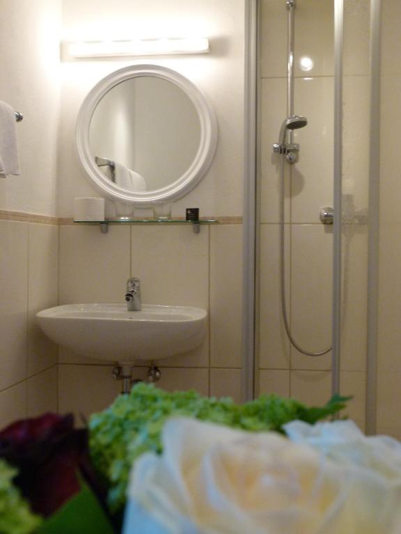 Koupelna v ubytování Hotel Fischachstubn
