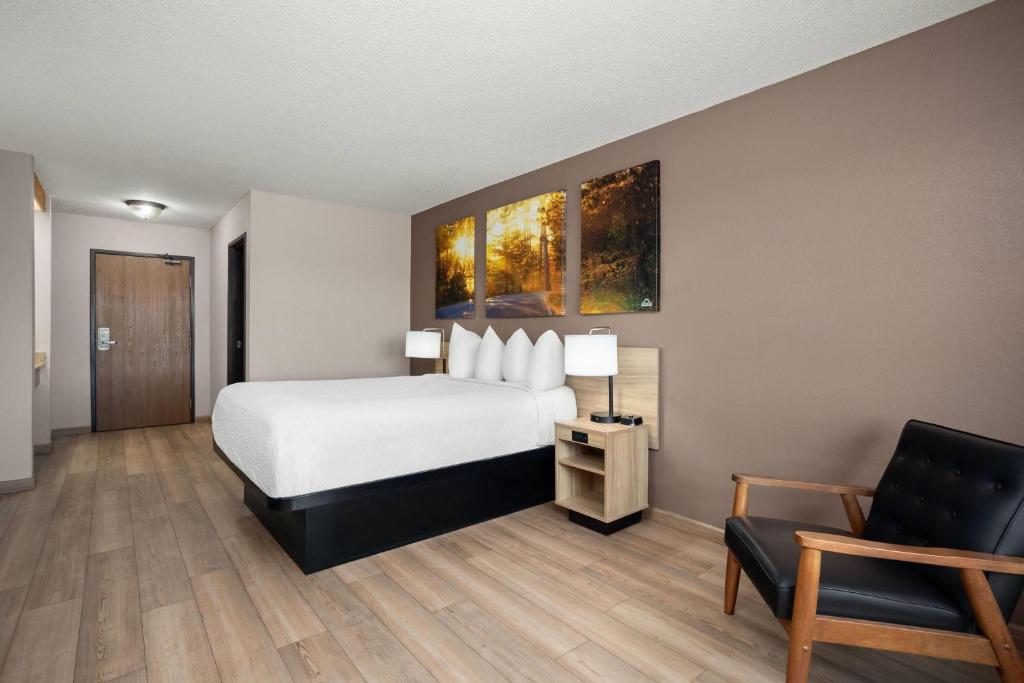 Days Inn by Wyndham Spearfish - Zimmer Mit Queensize-Bett – Nichtraucher