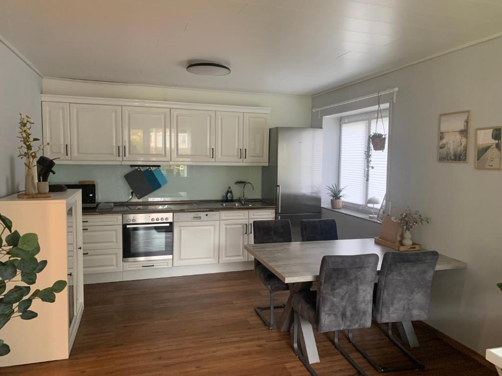 Kuchyň nebo kuchyňský kout v ubytování Ferienwohnung Unterm Nastberg