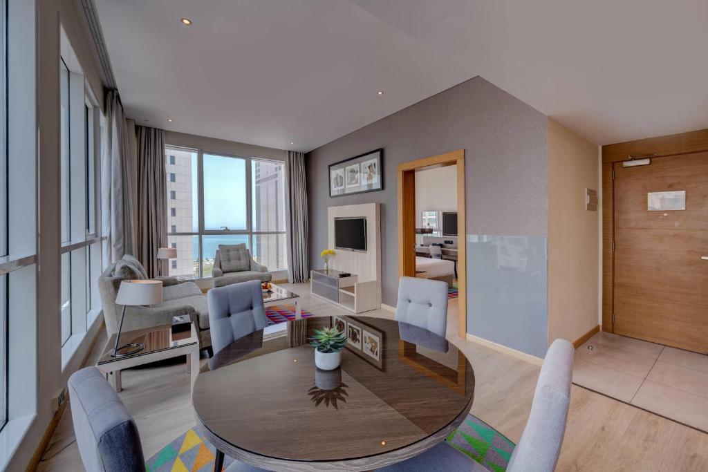 
Executive Suite, 15% off F&B
