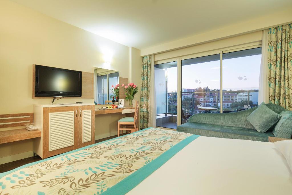Sunrise Queen Luxury Hotel - Standard Double Or Twin Room With Land View