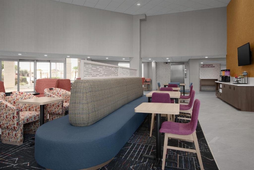 Home2 Suites by Hilton Scottsdale Old Town photo